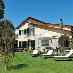 Augustus Y Hotel